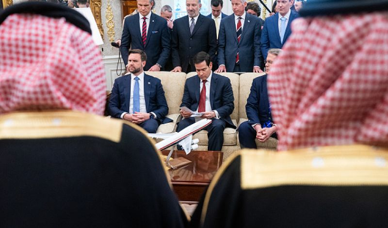 وزير الخارجية الأمريكي يبدأ جولة خليجية لبحث الاتفاق مع إيران وأمن مضيق هرمز