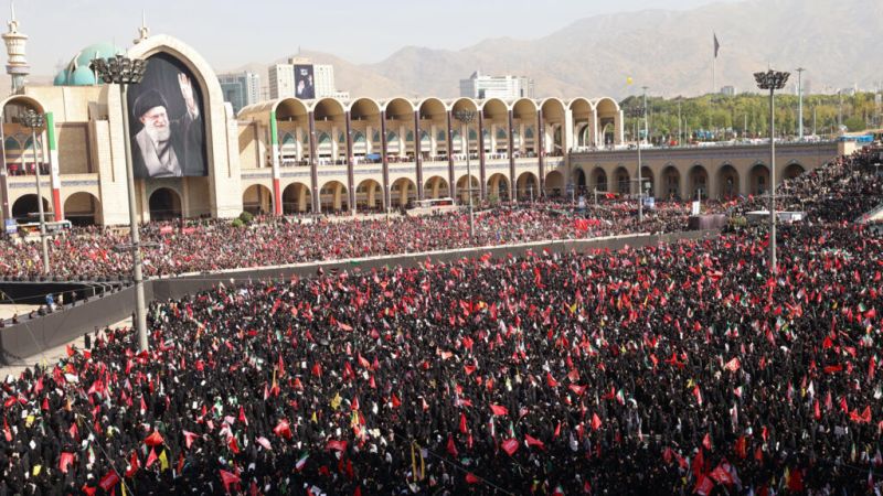 انطلاق مراسم تشييع علي خامنئي في طهران