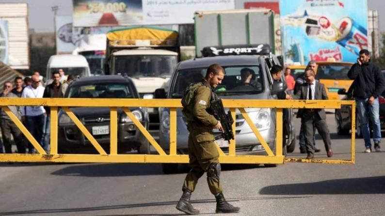 الاحتلال يشدد إجراءاته العسكرية على حواجز شمال وشرق رام الله