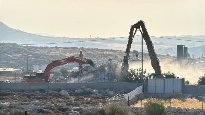 الاحتلال يُكثف سياسة الهدم في الضفة.. هدم منزل في بيت لحم و40 منشأة شرق جنين
