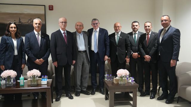 البنك العربي يتبرع بـ مليون دولار لإنشاء قسم العلاج الإشعاعي في مستشفى جامعة النجاح الوطني الجامعي