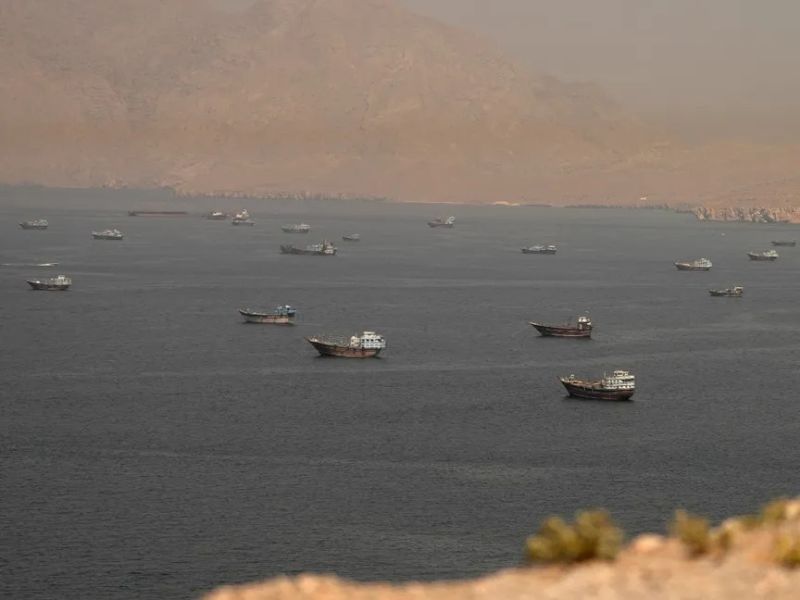 إيران: فتح مضيق هرمز مرهون بموافقة واشنطن على شروطنا