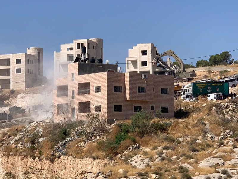 الاحتلال يخطر بهدم منازل في واد الحمص وصور باهر جنوب القدس
