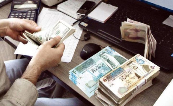 كشف ملابسات جريمة احتيال بنكي في الخليل