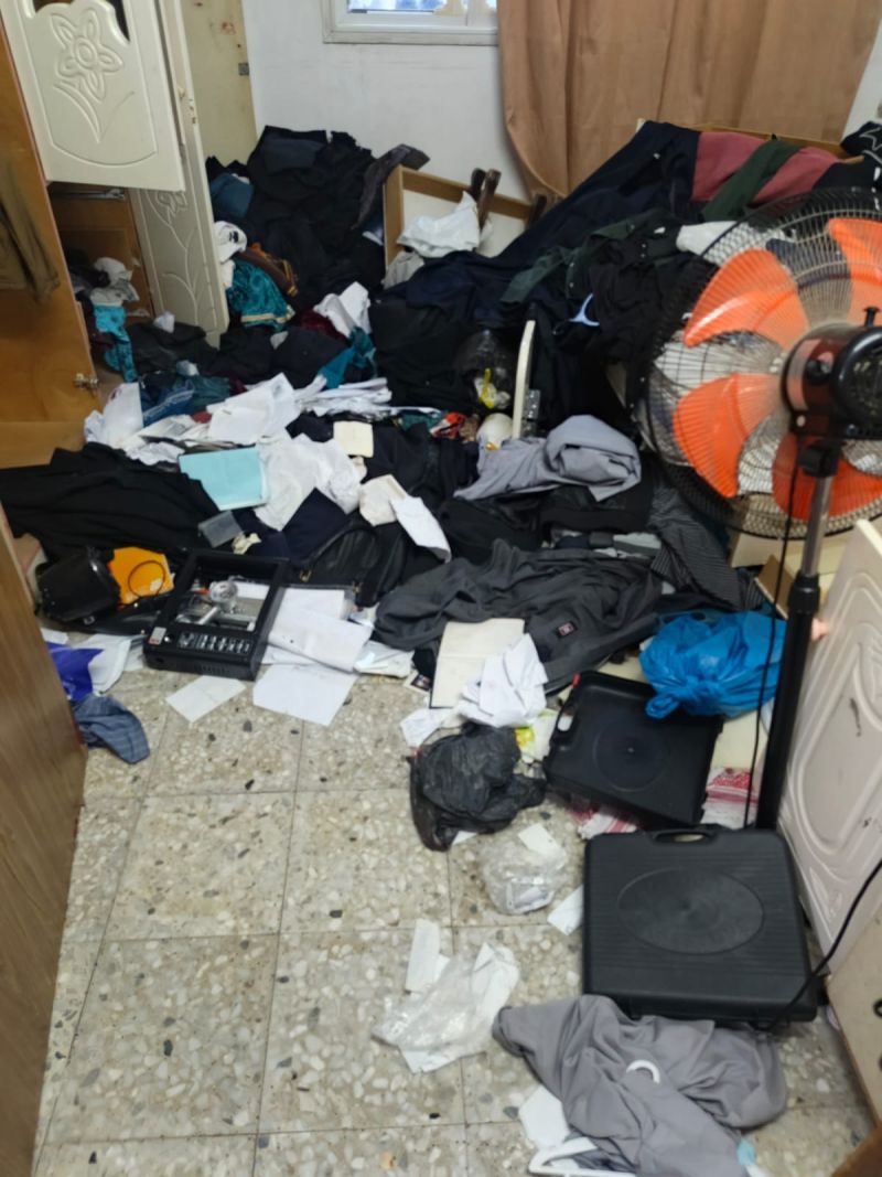 قوات الاحتلال تقوم باقتحام منزل المواطن مؤمن حامد وتعبث بمحتوياته وسط تحقيق ميداني