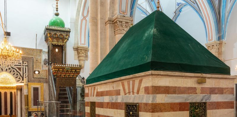 “الأوقاف” تستنكر إغلاق الحرم الإبراهيمي وتعتبره تعديا صارخا على حرية العبادة