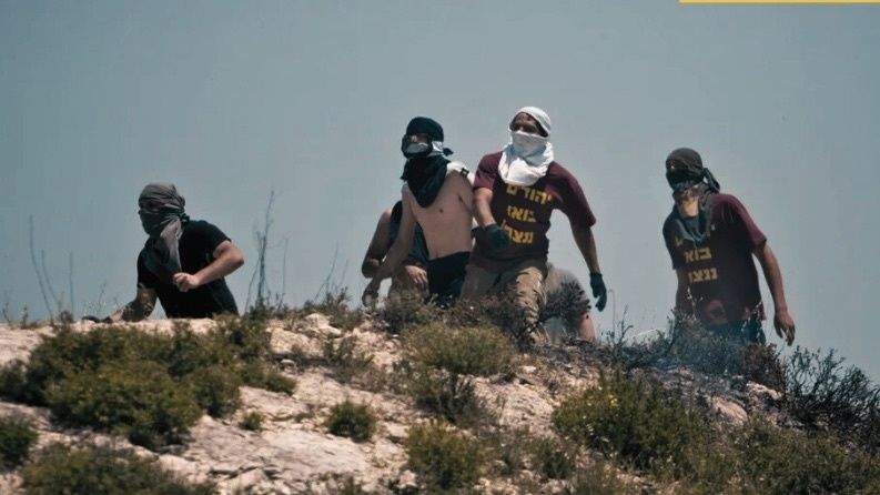 مستوطنون يعتدون على مسن ويسكبون ماءً مغليًا على جسده في سبسطية