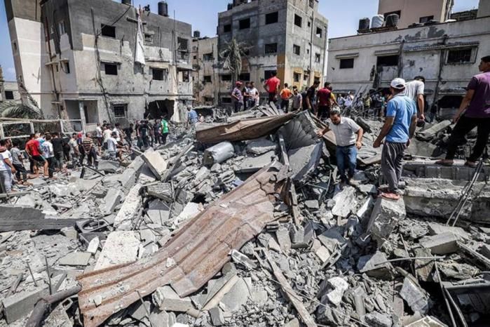 شهيد ومصابون في قصف الاحتلال مجموعة مواطنين جنوب غزة