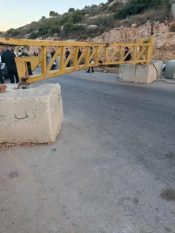 الاحتلال يغلق مدخل مدينة سلفيت والمدخل الغربي لقرية حارس