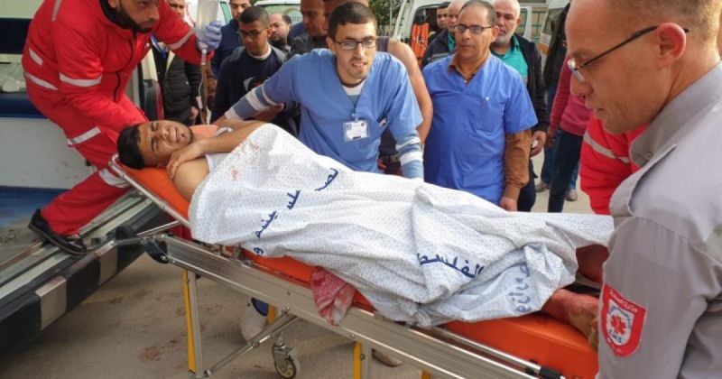 شهيد وتوغل محدود وسط استمرار القصف على مناطق بالقطاع