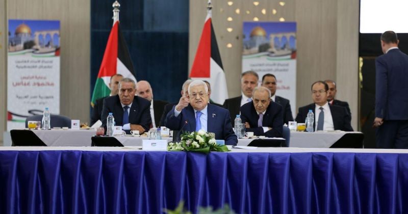 اقتصاد السلطة في دائرة الخطر.. احتجاز المقاصة وتفاقم الدين العام