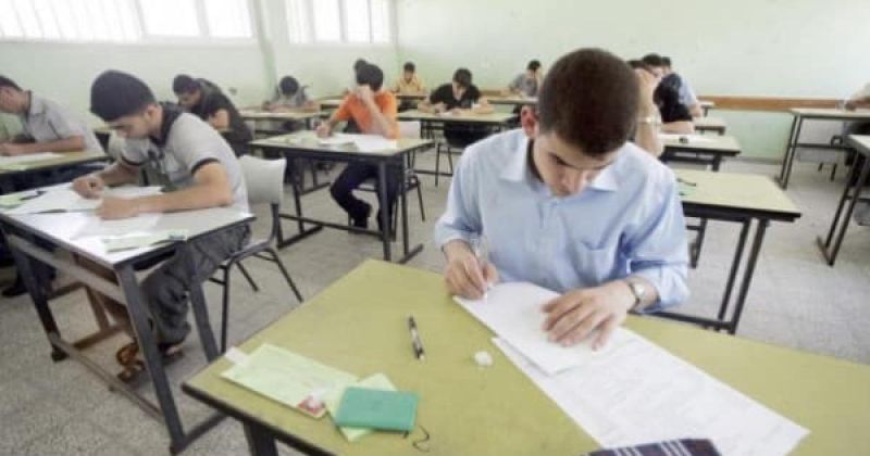 دراسة: المناهج الفلسطينية تحت الضغط.. معركة الرواية والتمويل وقرار التعليم