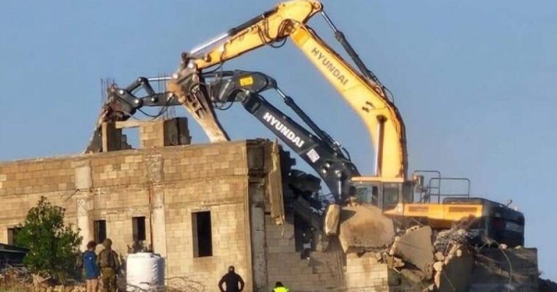 الاحتلال يهدم أربعة منازل في بيت لحم والجليل ويعتدي على الأهالي