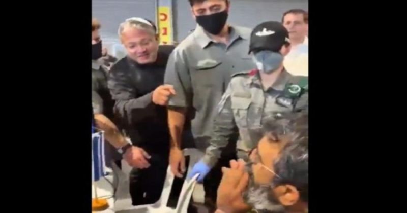 بن غفير ينكّل بناشطي “أسطول الصمود” بعد اختطافهم من المياه الدولية