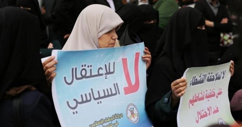 لجنة أهالي المعتقلين: الاعتقال السياسي في الضفة يعرض المحررين لملاحقات الاحتلال