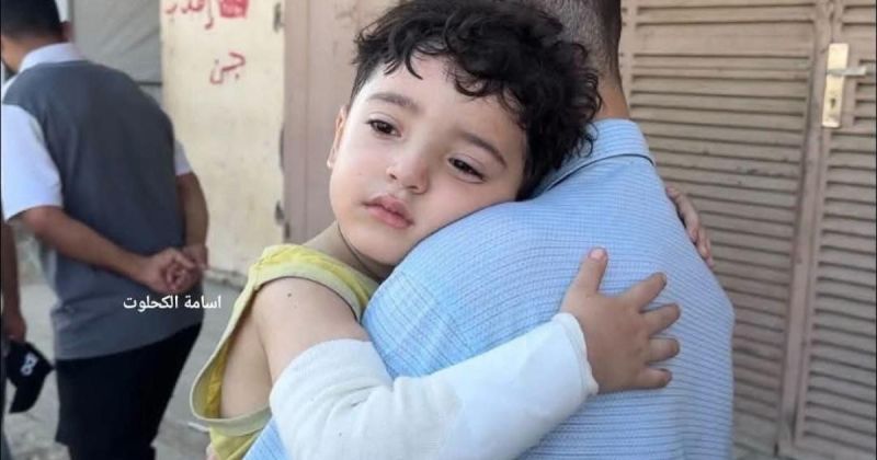 الطفل سامي ابو قاسم .. الناجي الوحيد من مجزرة عائلته في دير البلح