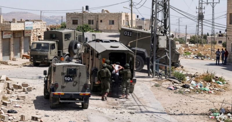 الاحتلال يعتقل 6 فلسطينيين من الضفة الغربية
