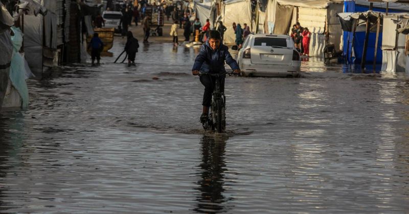 تحالف مدني يحذر: أكثر من مليوني نازح في غزة يواجهون الشتاء داخل خيام متهالكة
