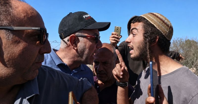 تصاعد عدوان المستوطنين في الضفة.. عنف ميداني يترافق مع الاستيلاء على الأراضي