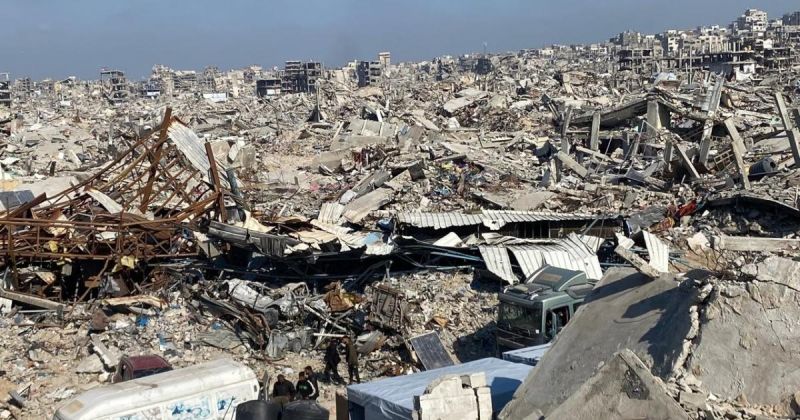 وثائق مسرّبة تثير تساؤلات حول تمويل «مجلس السلام» عمليات إزالة ركام غزة