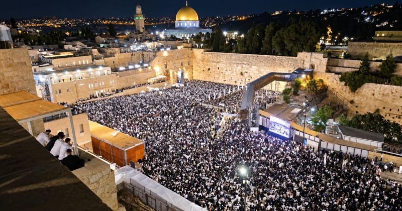 الغفران العبري في الأقصى.. اقتحام تعويضي وطقوس تتوسع