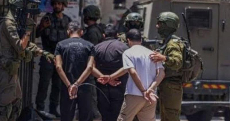 اعتقال 24 فلسطينيًا بينهم صحفيان وأسيران محرران في الضفة