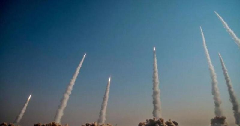 قصف أميركي إيراني متبادل يطال سفنا وأهدافا عسكرية