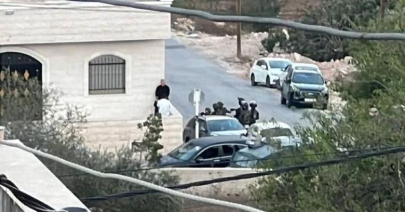 الاحتلال يقتحم سلواد ويطلق الغاز على بيت عزاء الشهيد فرح حامد