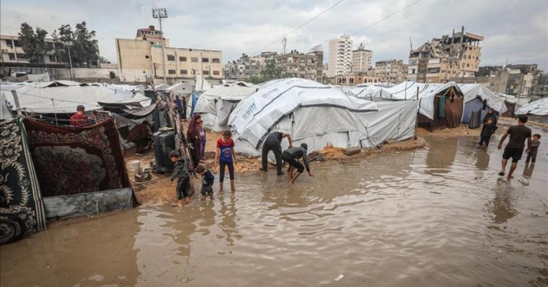 خيام متهالكة وخوف من الغرق.. شتاء ثقيل ينتظر غزة