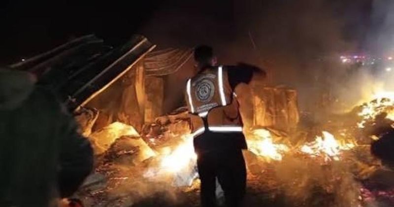 الدفاع المدني: الاحتلال يحرق خيام النازحين لتهجيرهم من المناطق الهشة