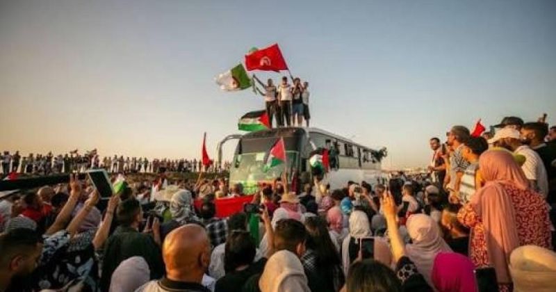 وقفة في مخيم الشاطئ بغزة تطالب بالإفراج عن ناشطي "أسطول الصمود"