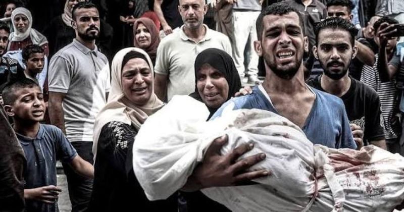 غزة : 21,976 طفلاً شهيداً و62,247 يتيماً حصيلة الإبادة