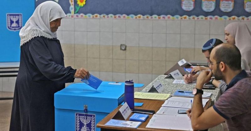 تأخير ومضايقات ونقص أوراق بمراكز اقتراع الداخل المحتل