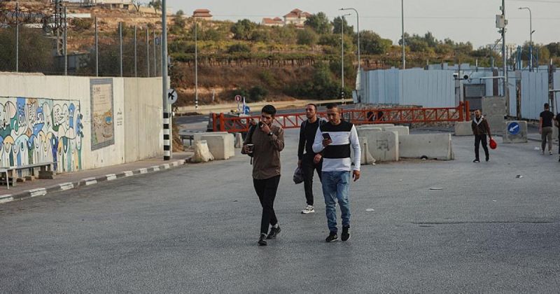 الاحتلال يحظر عمل الفلسطينيين بالمستوطنات ويغلق المعابر الثلاثاء
