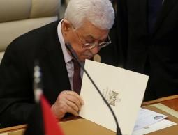 عباس يصدر قرارًا بقانون يمدد فترة الترشح للانتخابات إلى 18 يوم