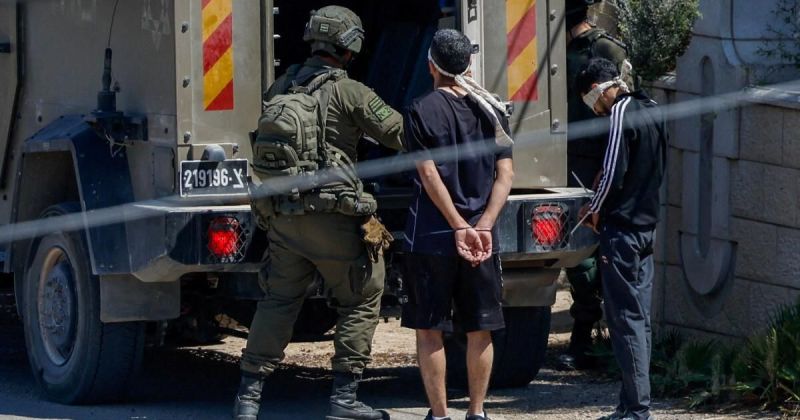 الاحتلال يفجر منزل أسير في نابلس ويدفع بالفرقة 98 إلى جنوب الضفة الغربية