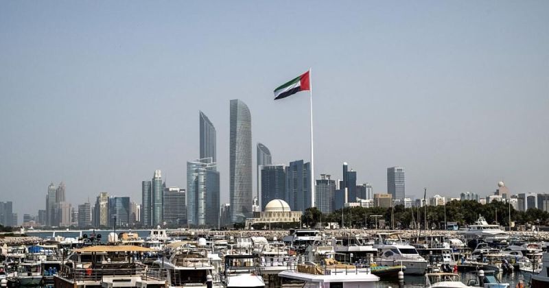 الإمارات تتهم إيران بإطلاق صاروخين باليستيين سقطا في مياهها الإقليمية