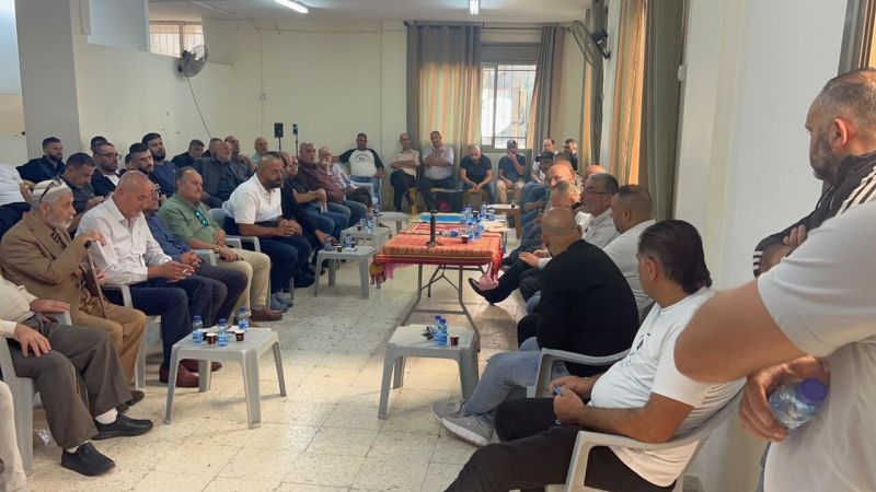 ممثلو عائلات كفر عقب يطالبون بحل عاجل لأزمة المرور على حاجز قلنديا