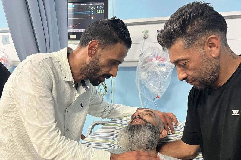 بعد 22 عاماً في الأسر.. المحرر حسن عرار يواجه فاجعة رحيل والديه فور تنسمه الحرية