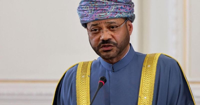 تحركات عُمانية مكثفة لتأمين الملاحة في مضيق هرمز وخفض التصعيد الإقليمي