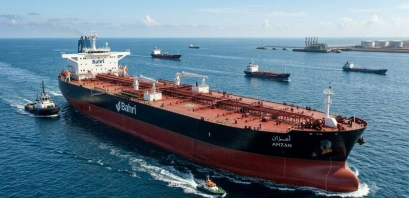 نجاة طاقم ناقلة نفط سعودية عملاقة بعد استهدافها بمقذوف في البحر الأحمر