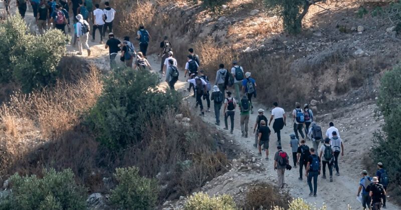 مستوطنون يقتحمون بلدة تل بنابلس والاحتلال يعتقل 7 فلسطينيين خلال حملة مداهمات