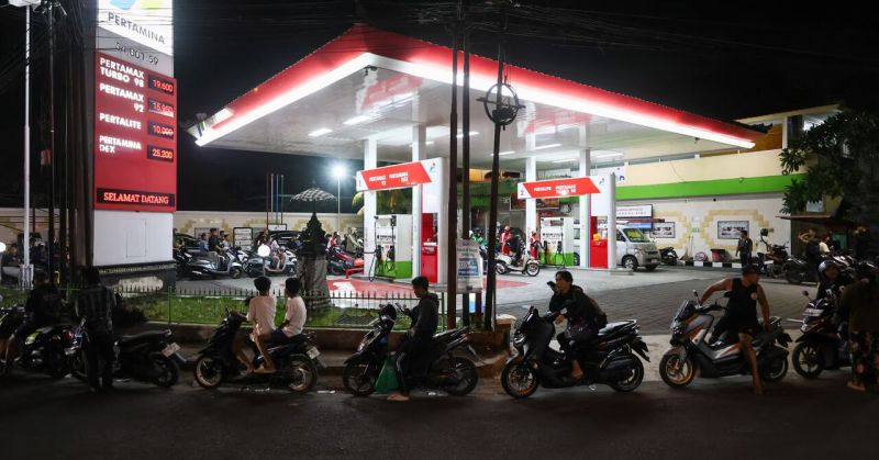 إندونيسيا تحصل على تعهد إماراتي بتوريد 30 مليون برميل من النفط