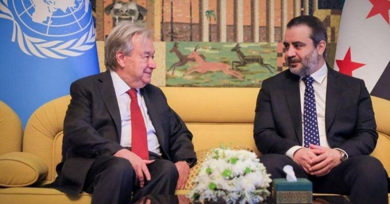 في زيارة تاريخية هي الأولى منذ 2009.. غوتيريش يصل دمشق لبحث الانتقال السياسي