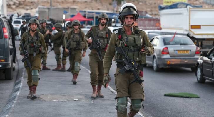 الاحتلال يطلق عملية عسكرية واسعة في مخيمي شعفاط وعناتا بالقدس