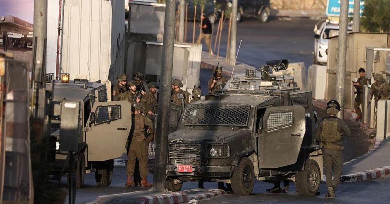 الاحتلال يفرض حصاراً مشدداً على الخليل ويقرر إغلاق الضفة حتى نهاية انتخابات الكنيست