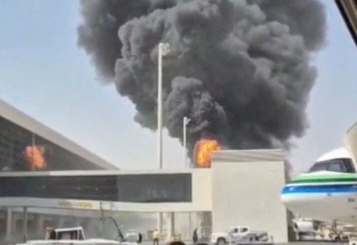3 وفيات وإصابات في هجمات استهدفت مطار الملك خالد بالرياض والتحالف يرد بتدمير منصات صاروخية
