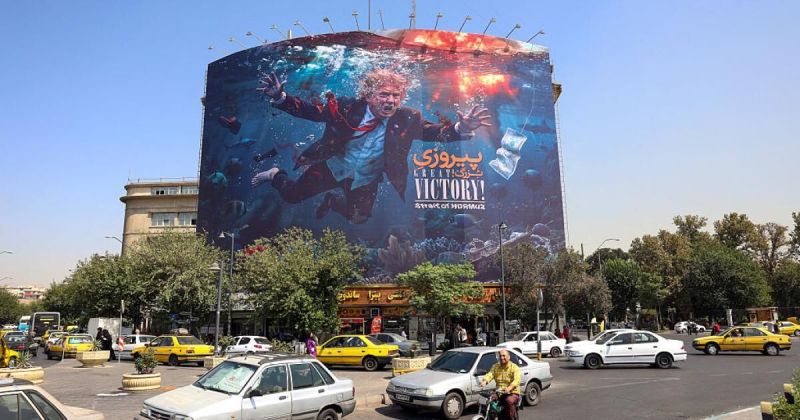 طهران تتعهد بمواجهة الضغوط الأمريكية وبزشكيان يمد يده لدول الجوار
