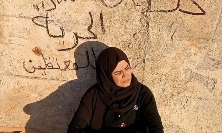 أحكام قضائية جديدة تمدد اعتقال الناشطة الجزائرية عبلة قماري رغم انتهاء محكوميتها