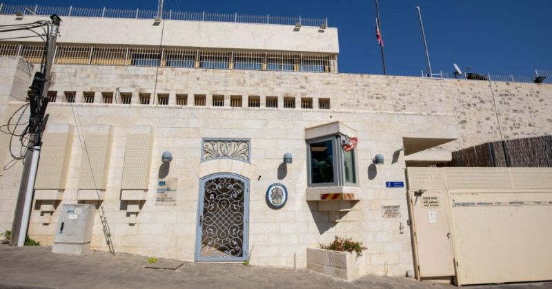 تصعيد دبلوماسي حاد: إسرائيل تغلق القنصلية البريطانية بالقدس وتمنع دخول مسؤولين رداً على عقوبات المستوطنات